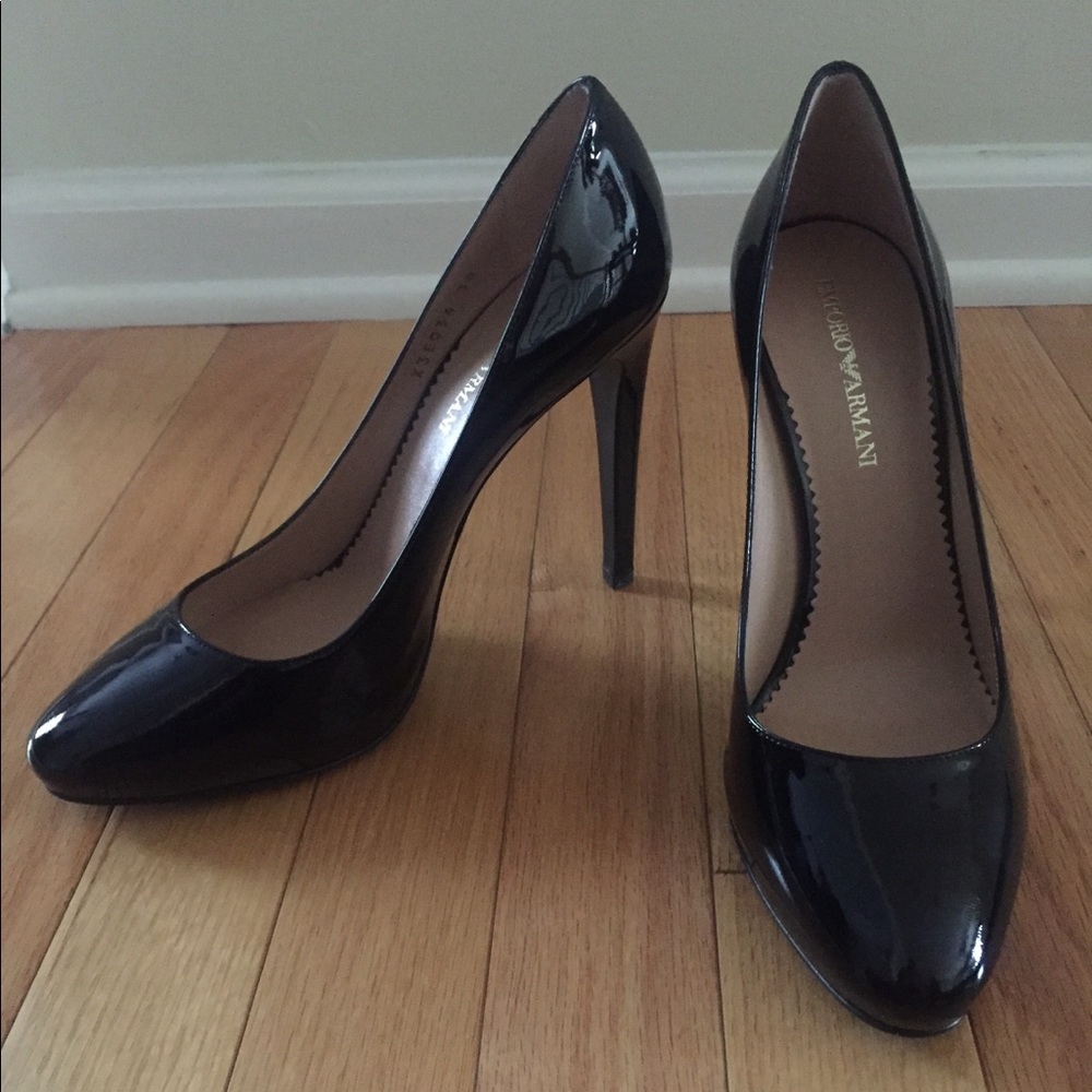 Emporio Armani Patent Leather round toe black pumps size 38/US 7-7.5 BNIB